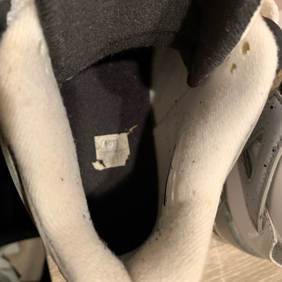 Jordan 4 Retro OG Cement - Picture 4 of 5